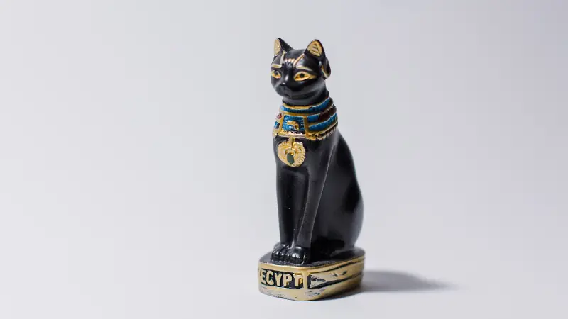 ¿Qué significa soñar con gatos? 42 escultura gato egipcio