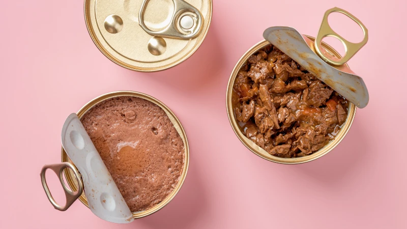 latas de alimento húmedo para gatos